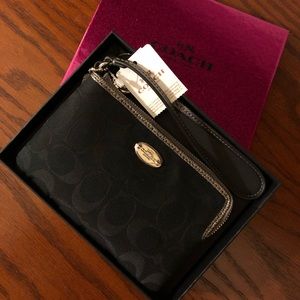 Coach Wristlet Black NWT